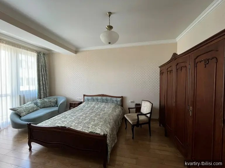 4-bedroom Apartment for sale in Mtatsminda, Tbilisi, 139 sqm, floor 4/6 — 556 000 USD | Tbilisi Homes