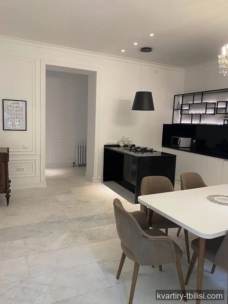 4-bedroom Apartment for sale in Mtatsminda, Tbilisi, 109 sqm, floor 2/4 — 360 000 USD | Tbilisi Homes