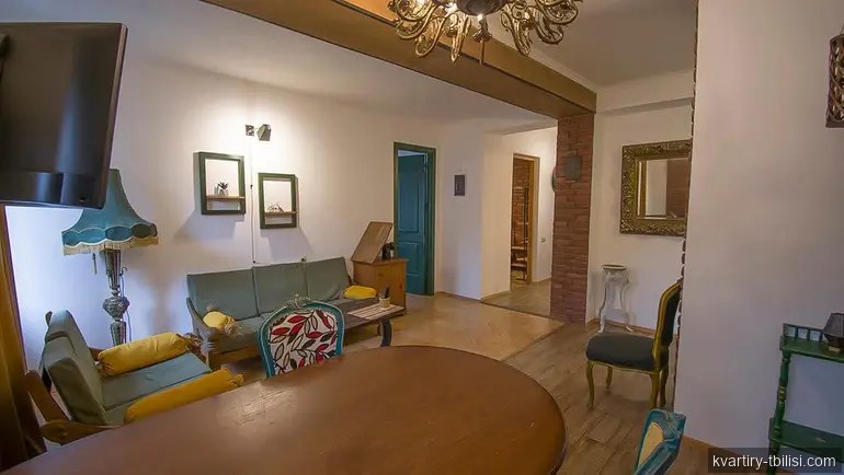 Четырёхкомнатная квартира на Мтацминде — 345 000 USD | Tbilisi Homes