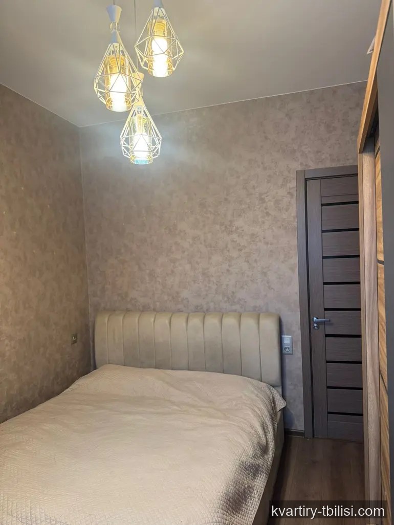 5-bedroom Apartment for sale in Nadzaladevi, Tbilisi, 188 sqm, floor 3/4 — 140 000 USD | Tbilisi Homes