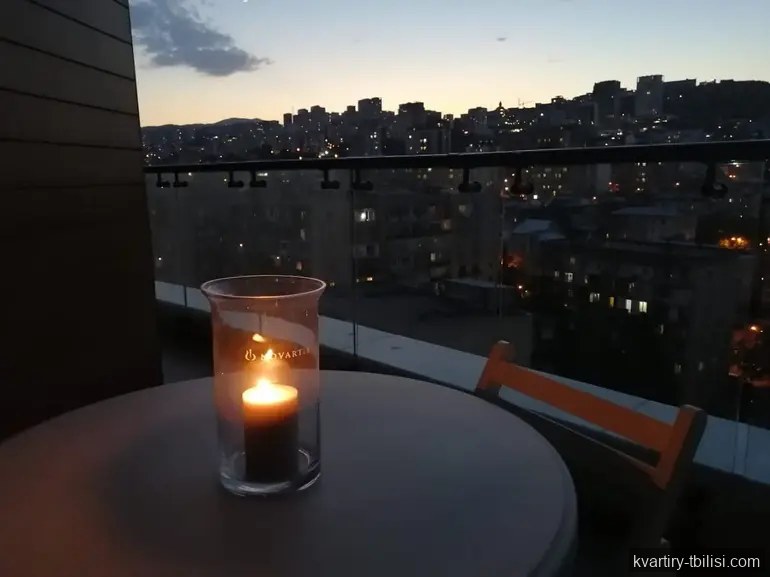 იყიდება 2 ოთახიანი ბინა საბურთალოზე, 81 მ², 13/30 სართული — 245 000 USD | Tbilisi Homes