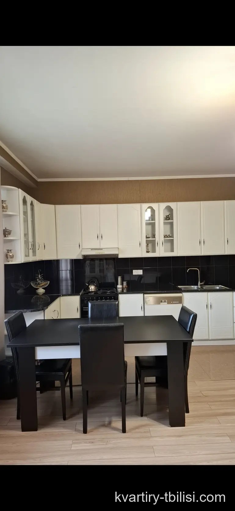 Четырёхкомнатная квартира на Сабуртало — 250 000 USD | Tbilisi Homes