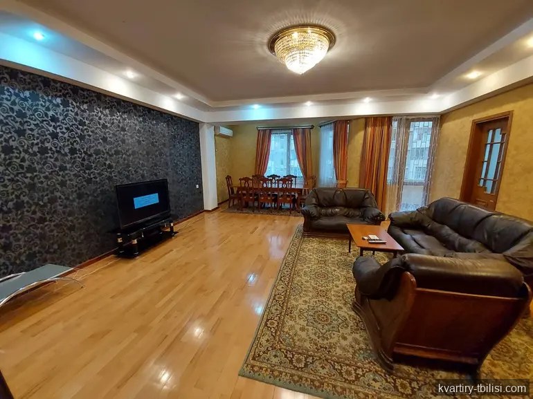 5-bedroom Apartment for sale in Saburtalo, Tbilisi, 168 sqm, floor 2/10 — 292 000 USD | Tbilisi Homes