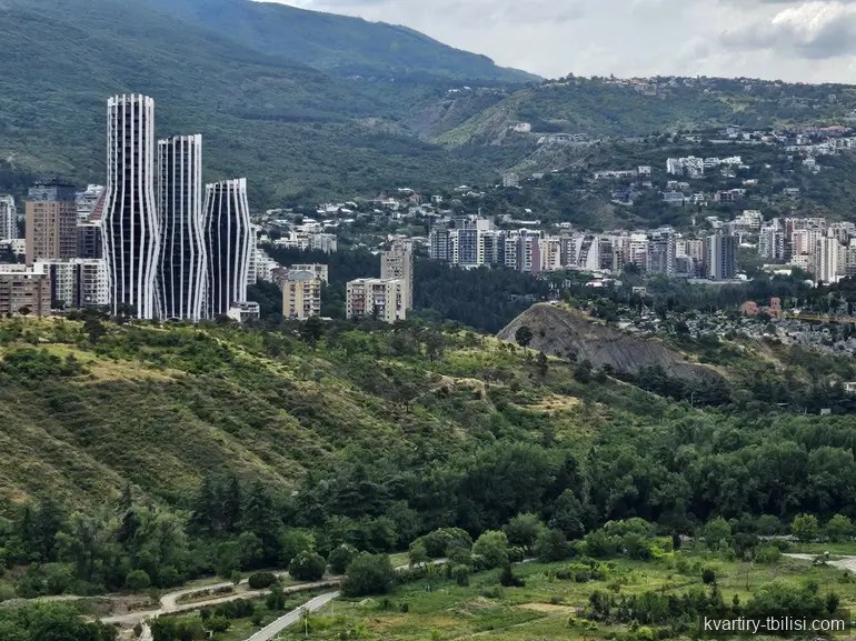 იყიდება 5 ოთახიანი ბინა საბურთალოზე, 160 მ², 21/26 სართული — 354 000 USD | Tbilisi Homes