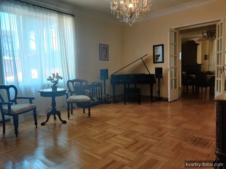 5-bedroom Apartment for sale in Saburtalo, Tbilisi, 236 sqm, floor 3/6 — 345 000 USD | Tbilisi Homes