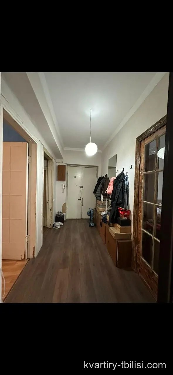 იყიდება 5 ოთახიანი ბინა საბურთალოზე, 140.95 მ², 2/4 სართული — 215 000 USD | Tbilisi Homes
