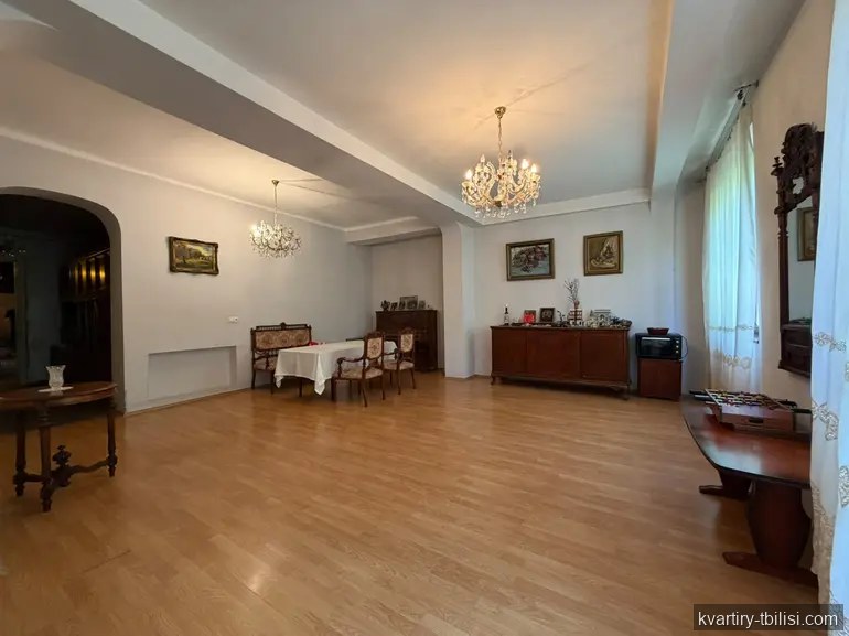 5-bedroom Apartment for sale in Saburtalo, Tbilisi, 171 sqm, floor 2/5 — 244 000 USD | Tbilisi Homes