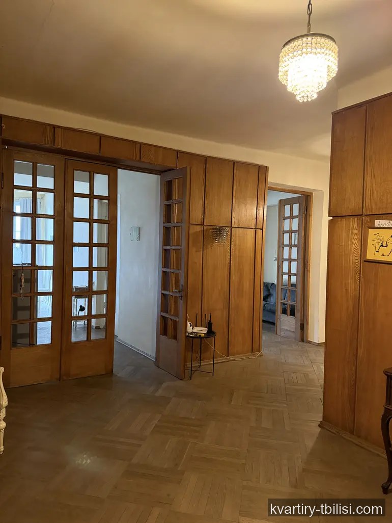 7-bedroom Apartment for sale in Saburtalo, Tbilisi, 267 sqm, floor 5/7 — 375 000 USD | Tbilisi Homes