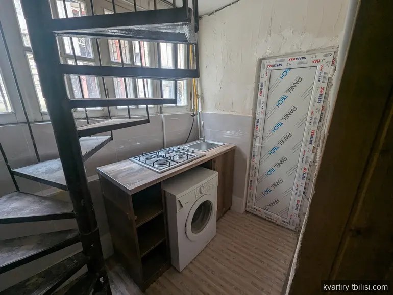 2-bedroom Apartment for sale in Sololaki, Tbilisi, 86 sqm, floor 1/2 — 160 000 USD | Tbilisi Homes