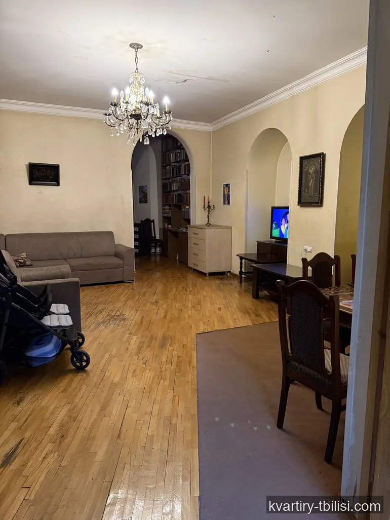 4-bedroom Apartment for sale in Sololaki, Tbilisi, 107 sqm, floor 1/2 — 280 000 USD | Tbilisi Homes