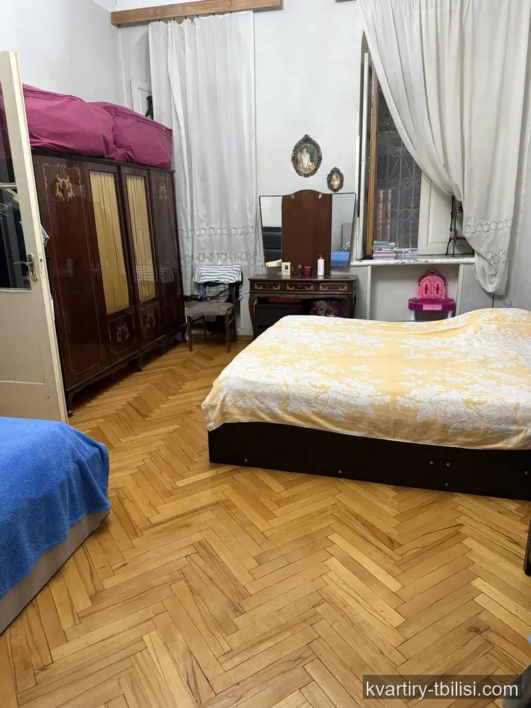 4-bedroom Apartment for sale in Sololaki, Tbilisi, 107 sqm, floor 1/2 — 280 000 USD | Tbilisi Homes