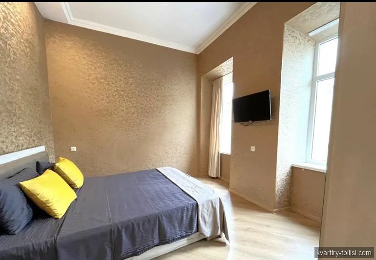 4-bedroom Apartment for sale in Sololaki, Tbilisi, 88 sqm, floor 2/3 — 240 000 USD | Tbilisi Homes