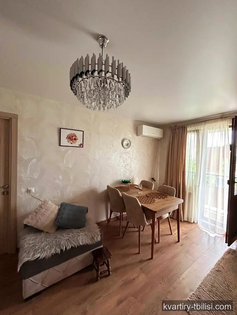 Трёхкомнатная квартира в Третьем массиве — 77 000 USD | Tbilisi Homes