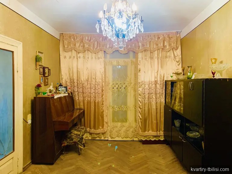 Трёхкомнатная квартира в Третьем массиве — 75 000 USD | Tbilisi Homes
