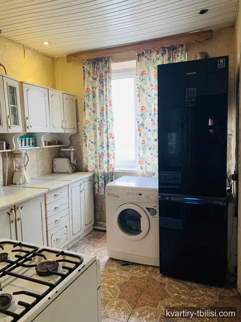 Трёхкомнатная квартира в Третьем массиве — 75 000 USD | Tbilisi Homes