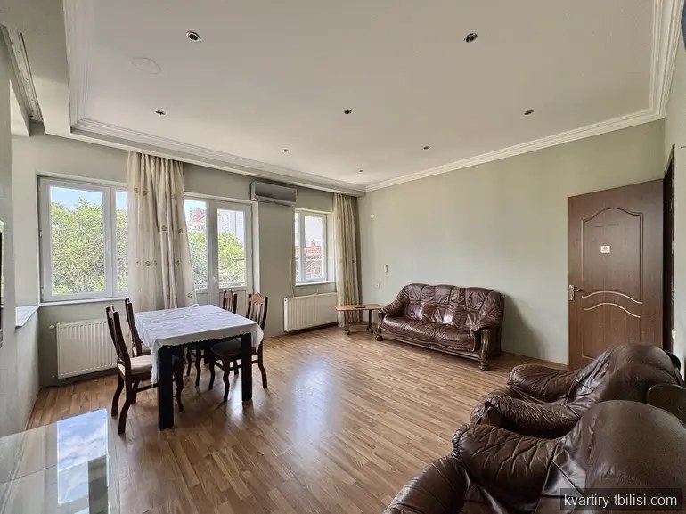 3-bedroom Apartment for sale in Vake, Tbilisi, 95.9 sqm, floor 3/4 — 250 000 USD | Tbilisi Homes