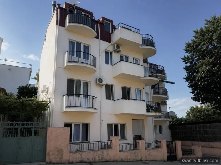3-bedroom Apartment for sale in Vake, Tbilisi, 95.9 sqm, floor 3/4 — 250 000 USD | Tbilisi Homes