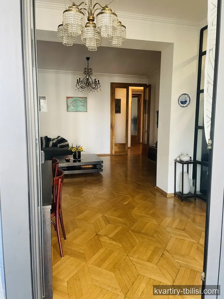 იყიდება 5 ოთახიანი ბინა ვაკეში, 180.42 მ², 6/9 სართული — 336 000 USD | Tbilisi Homes