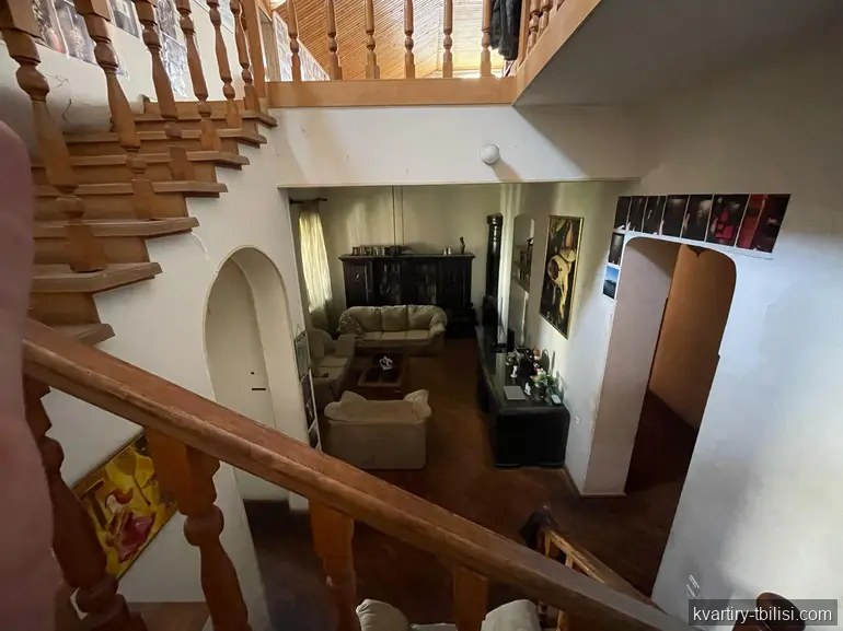 8-bedroom Apartment for sale in Vake, Tbilisi, 300 sqm, floor 3/3 — 630 000 USD | Tbilisi Homes