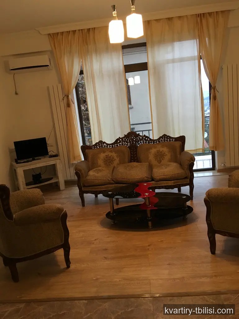 3-bedroom Apartment for sale in Vera, Tbilisi, 102 sqm, floor 4/6 — 250 000 USD | Tbilisi Homes
