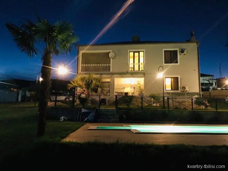 9-bedroom House for sale in Ortachala, Tbilisi, 350 sqm — 800 000 USD | Tbilisi Homes