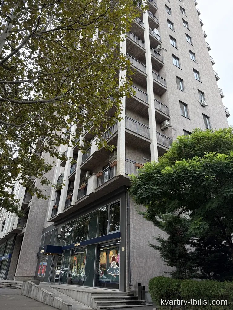 Трёхкомнатная квартира на Сабуртало — 2 000 USD/мес | Tbilisi Homes