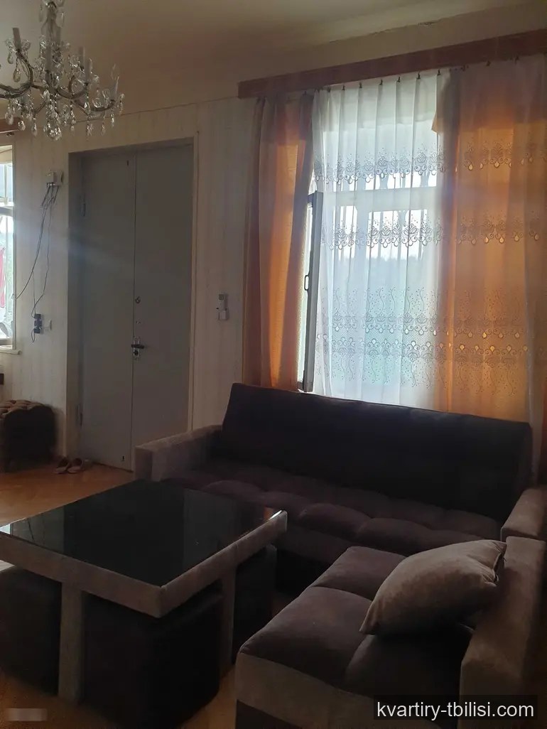 იყიდება 11 ოთახიანი სახლი თბილისში, 2117 მ² — 350 000 USD | Tbilisi Homes