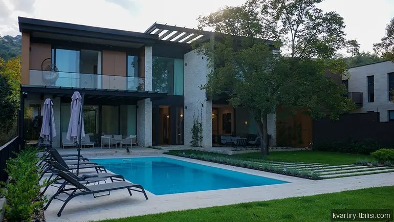 8-комнатный дом в Цкнети — 9 000 USD/мес | Tbilisi Homes