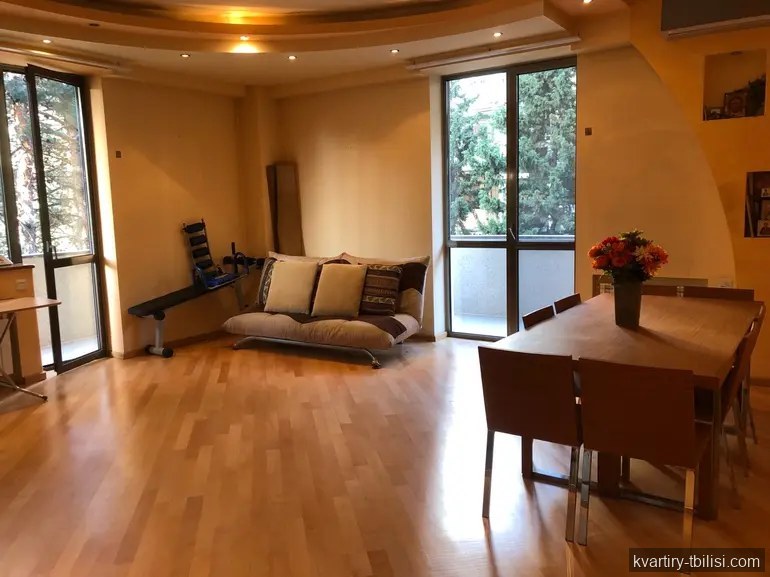 Трёхкомнатная квартира в Ваке — 1 000 USD/мес | Tbilisi Homes
