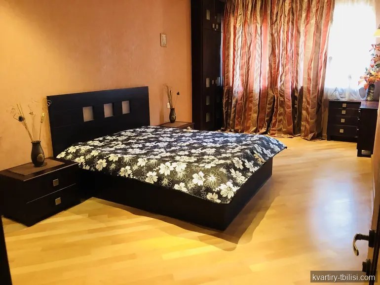 Трёхкомнатная квартира в Ваке — 1 000 USD/мес | Tbilisi Homes