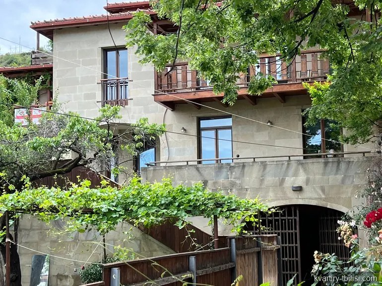 11-bedroom House for rent in Vake, Tbilisi, 900 sqm — 6 900 USD/month | Tbilisi Homes