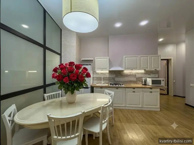 Четырёхкомнатная квартира в Ваке — 1 500 USD/мес | Tbilisi Homes